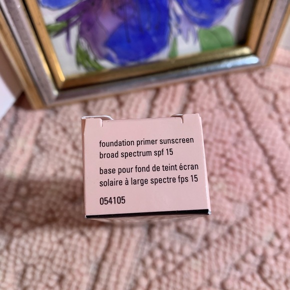 Mary Kay® Foundation Primer Sunscreen Broad Spectrum SPF 15* - Picture 6 of 6